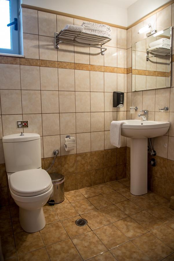 Sozos Inn Hotel Воніца Екстер'єр фото