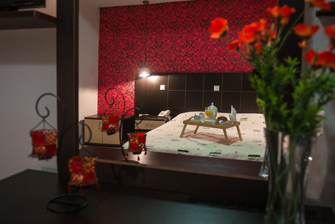 Sozos Inn Hotel Воніца Екстер'єр фото