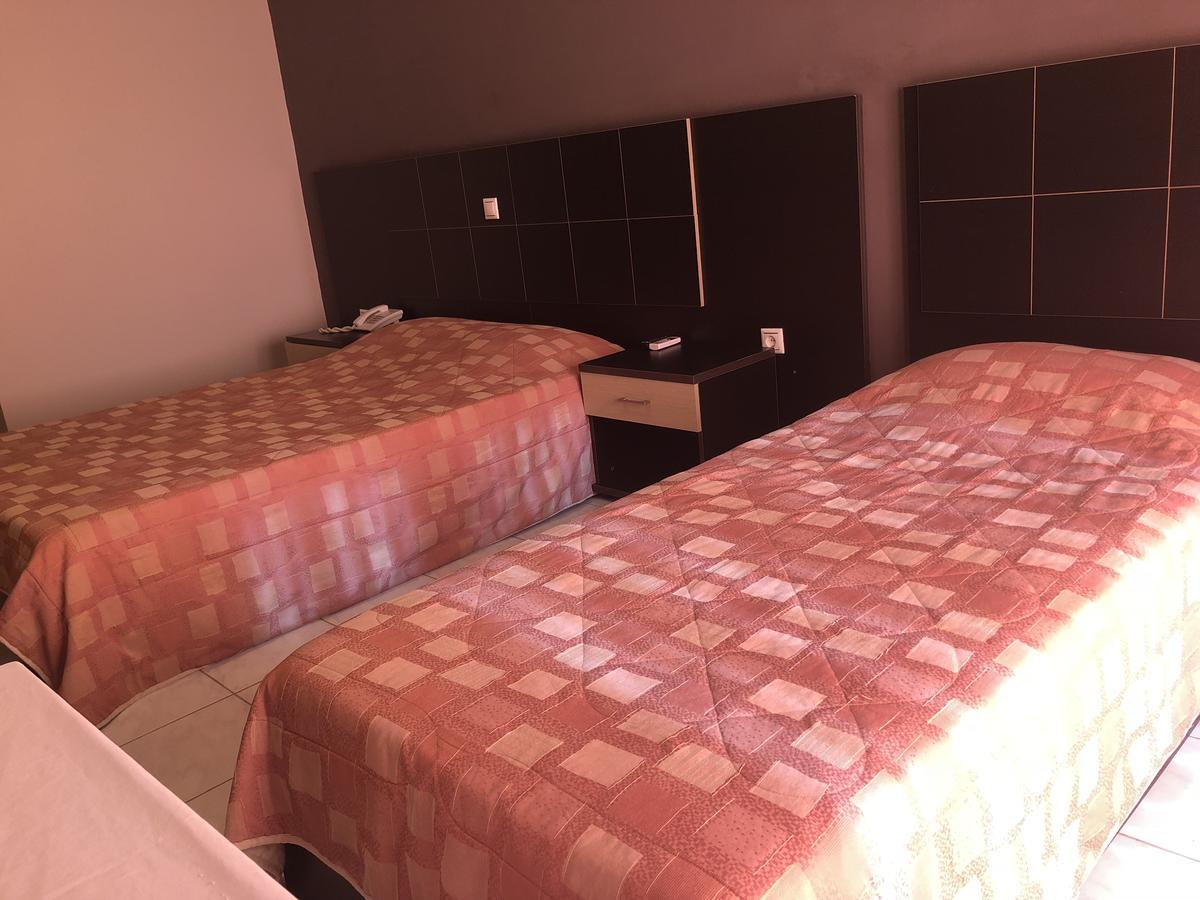 Sozos Inn Hotel Воніца Екстер'єр фото